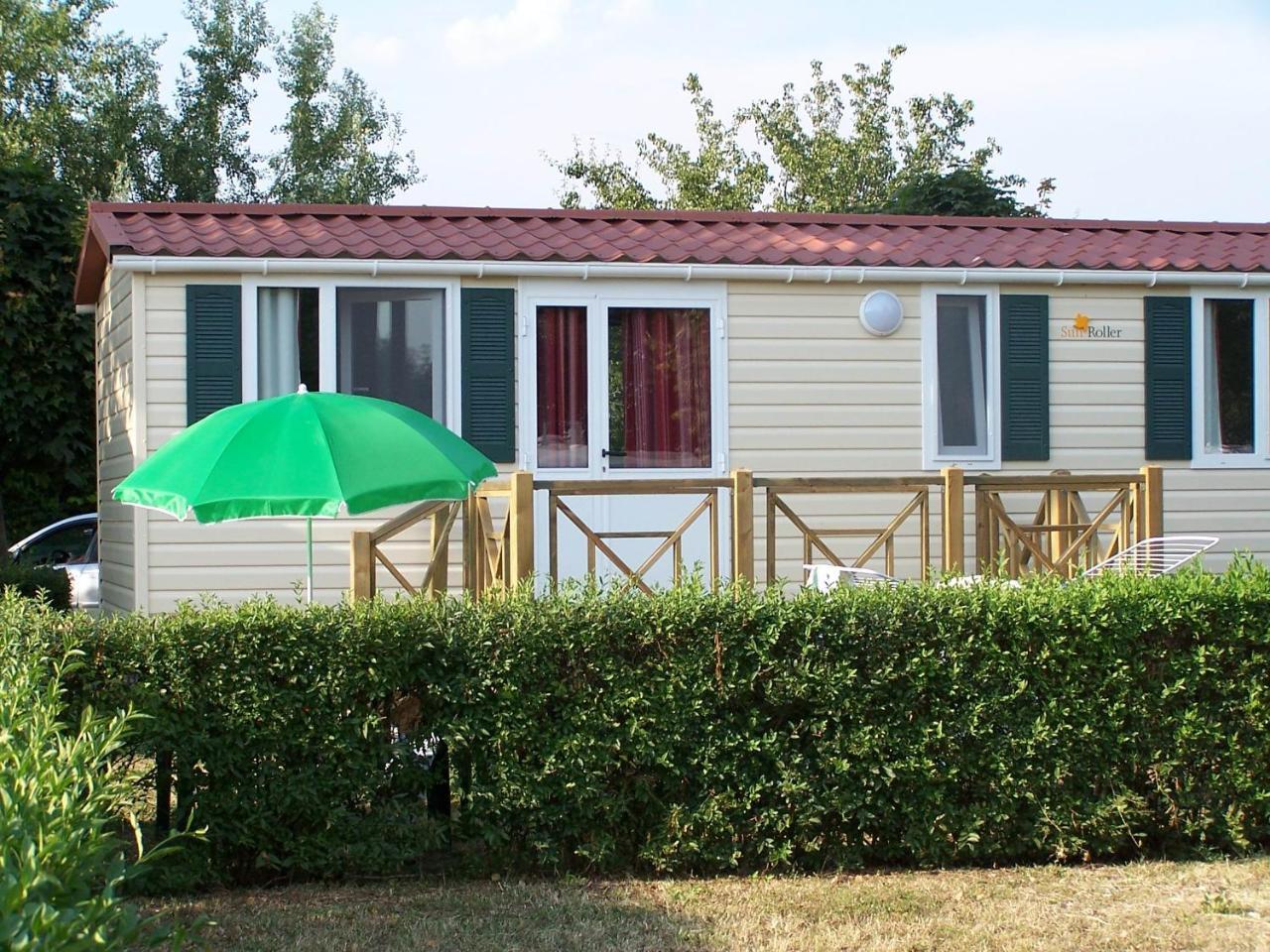 Balatontourist Fuered Camping & Bungalows บาลาตอนฟือเรด ภายนอก รูปภาพ